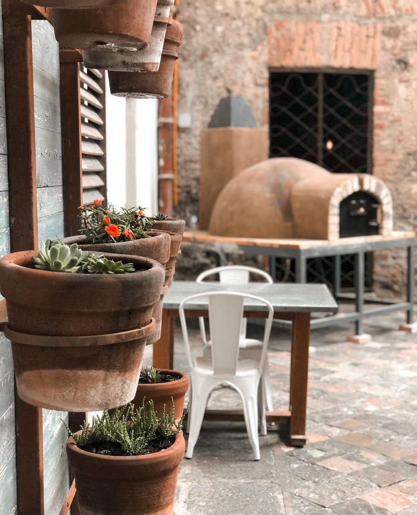 Bakery Cafe y El Olivo Pizza y Huerto