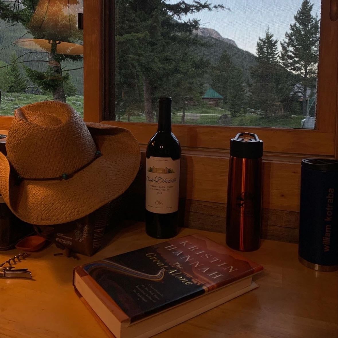 “Now you hang from my lips/Like the Gardens of Babylon” - Cowboy Like Me 🤎
