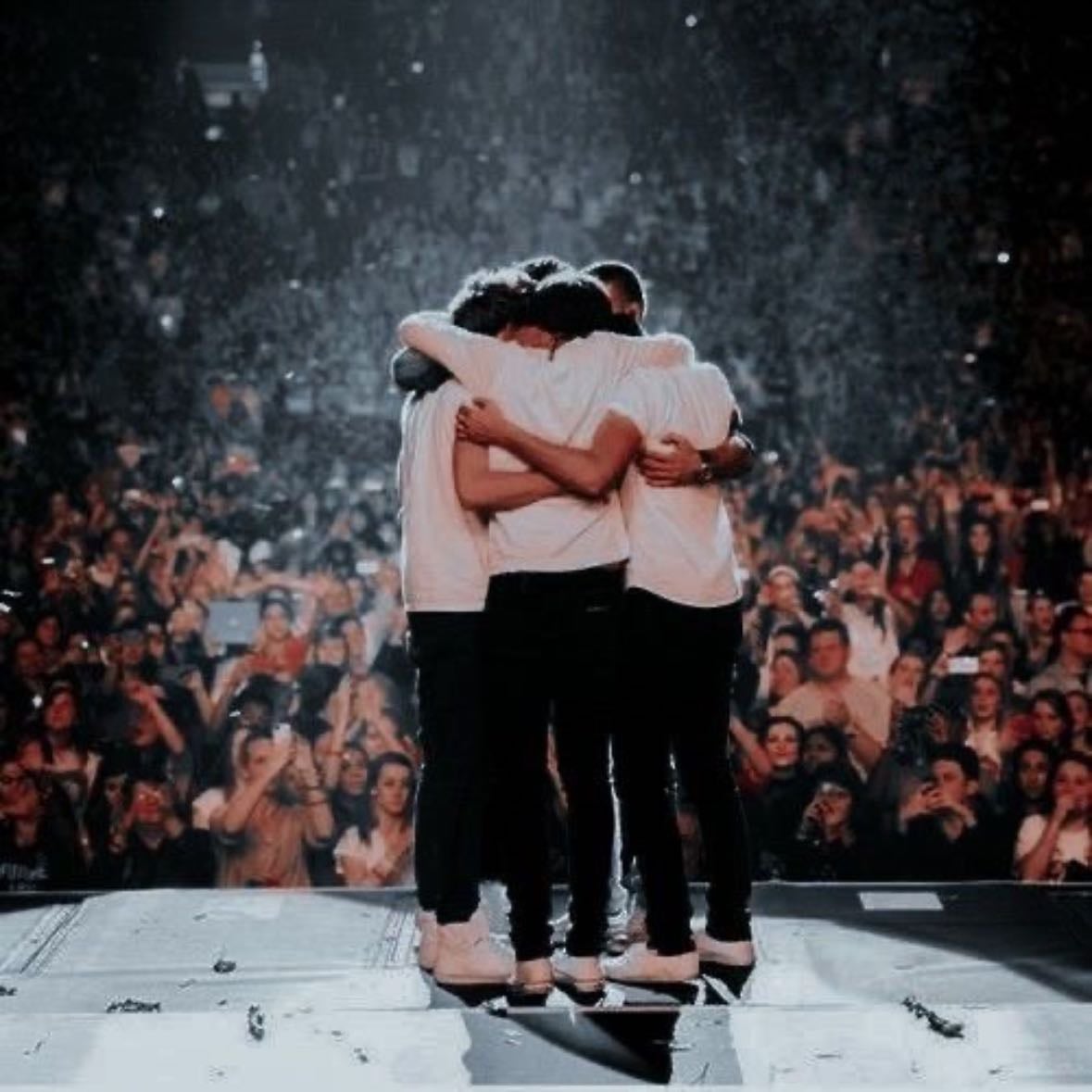 18 - Song · One Direction