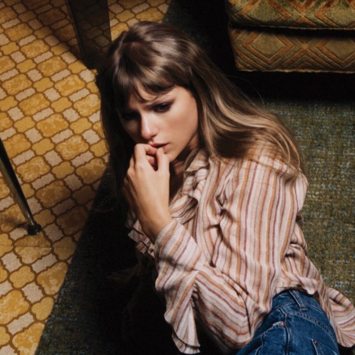 maroon - Song · Taylor Swift