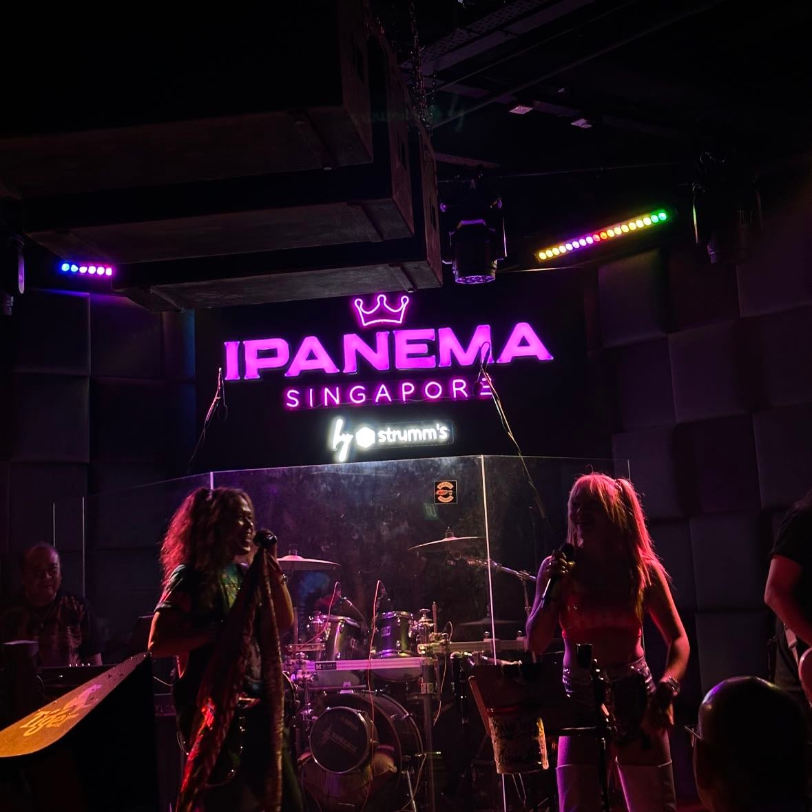 Ipanema World Music Bar - lovely music bar in singapore !!! hopefully it is still open