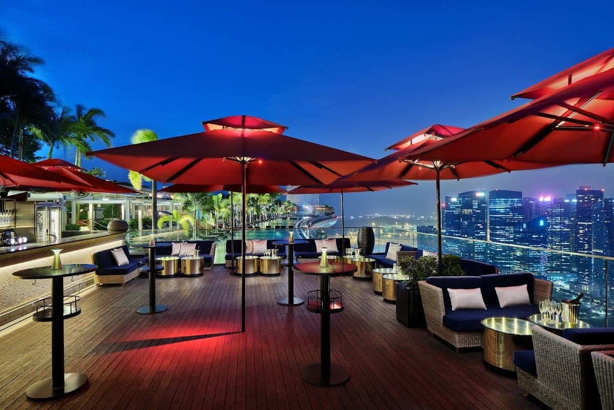 CÉ LA VI Singapore: Restaurant, SkyBar & Club Lounge - rooftop bar!! best views of singapore
