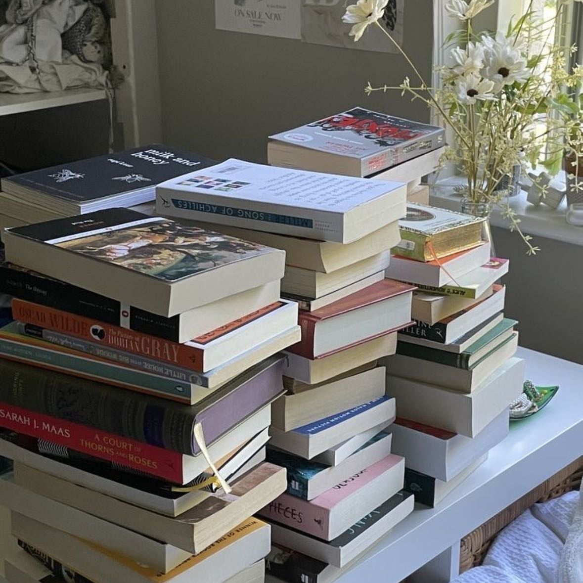 leer - es de mis pasatiempos favoritos ♡ puedes comenzar a buscar recomendaciones de libros