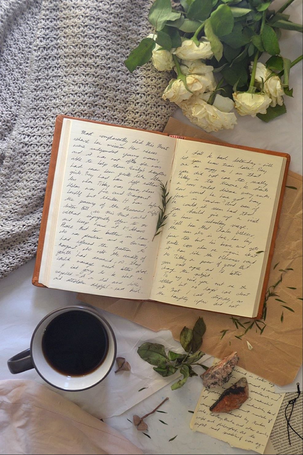 Notes - Una libreta que funcione como si fuera una “App de notas” de un tamaño considerado donde puedas llevarla siempre en tu bolso para anotar todo lo necesario en tu día a día.