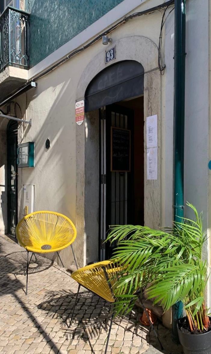Yellow Lemon Coffee & Wine Cafe - Bakery/Wine Bar