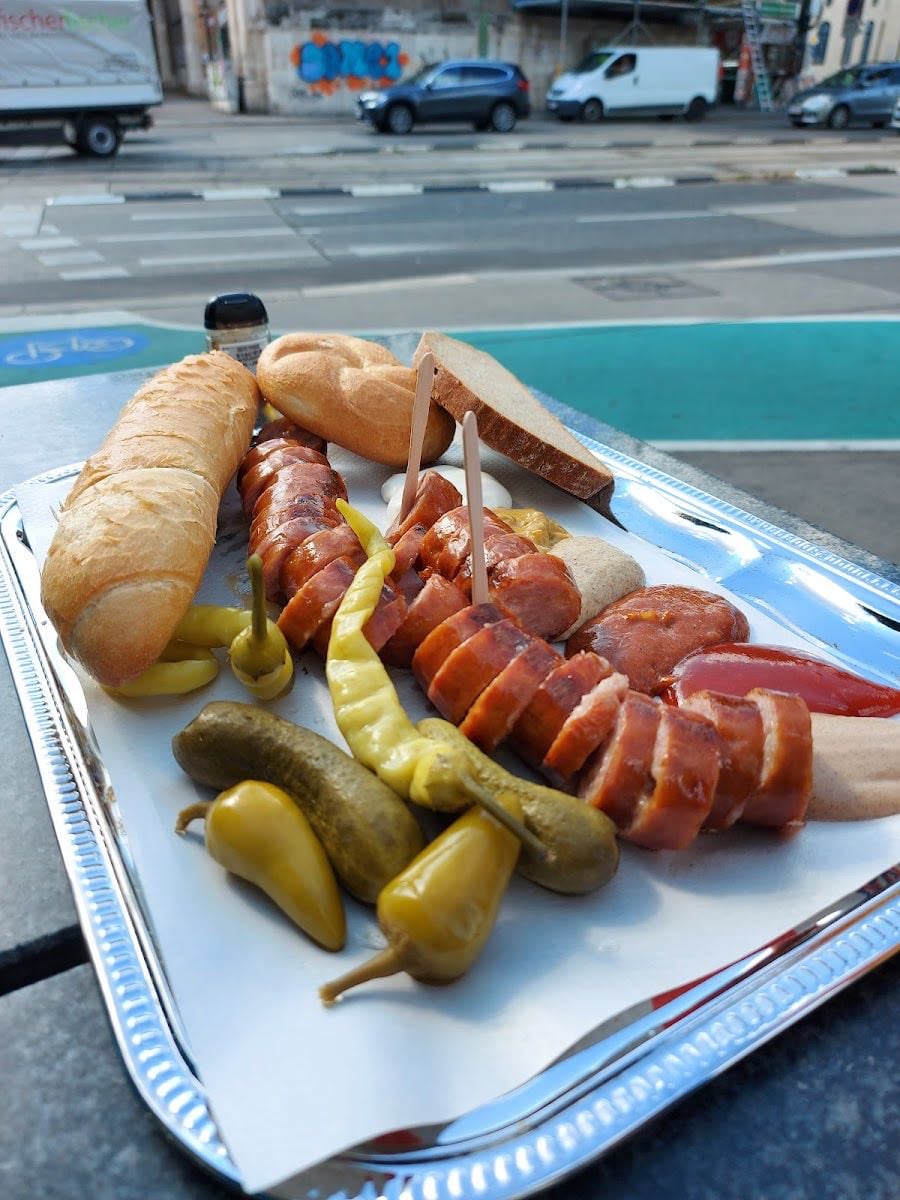 Leo's Sausage Stand