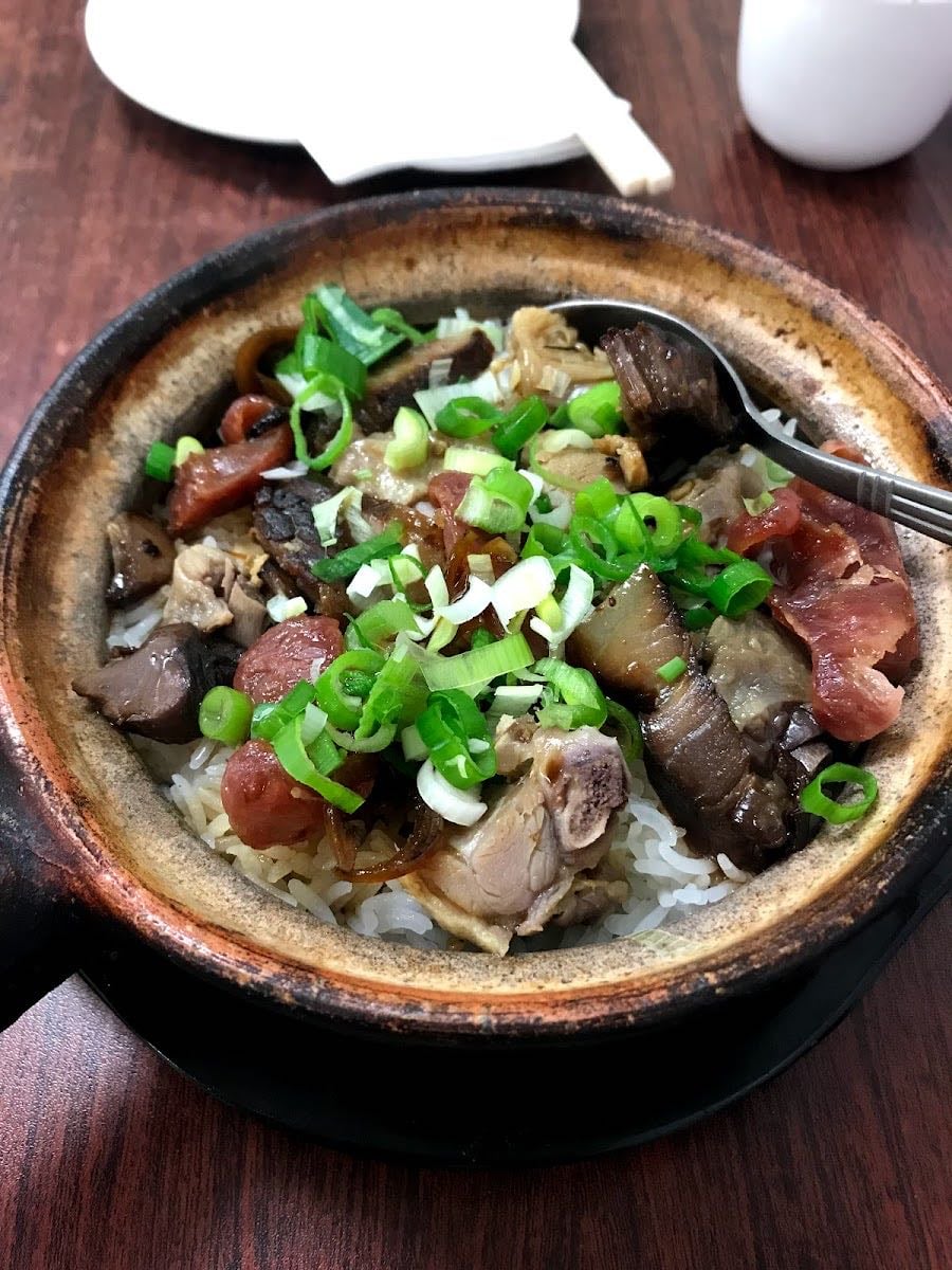 Clay Pot Cafe(旺角煲仔饭)
