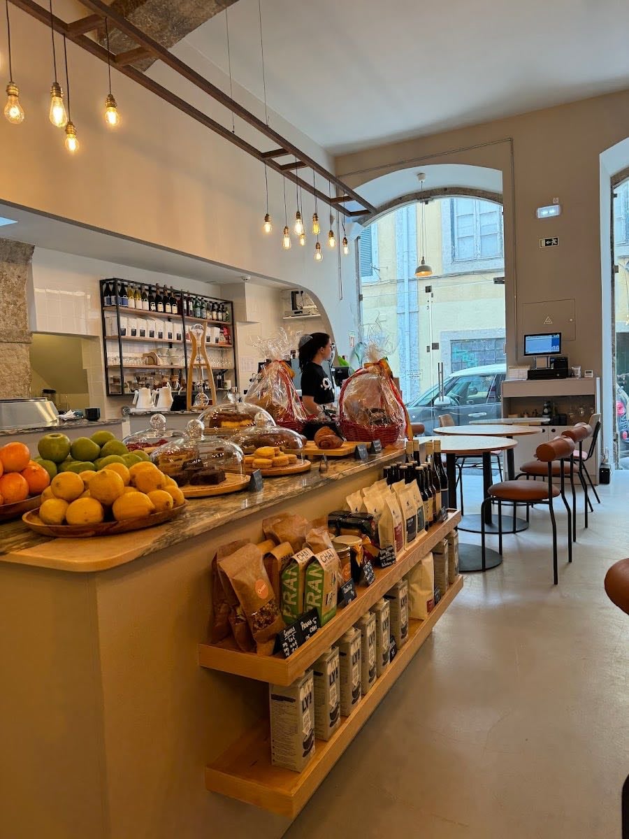 Quest - food . coffee . desserts - Brunch/bakery/cafe