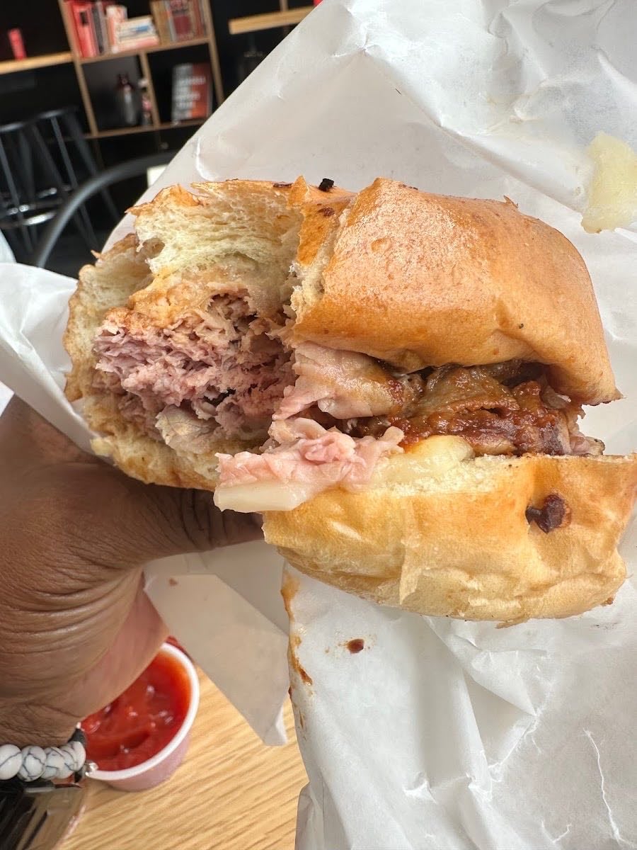 Cusser's Roast Beef & Seafood - Roast Beef
