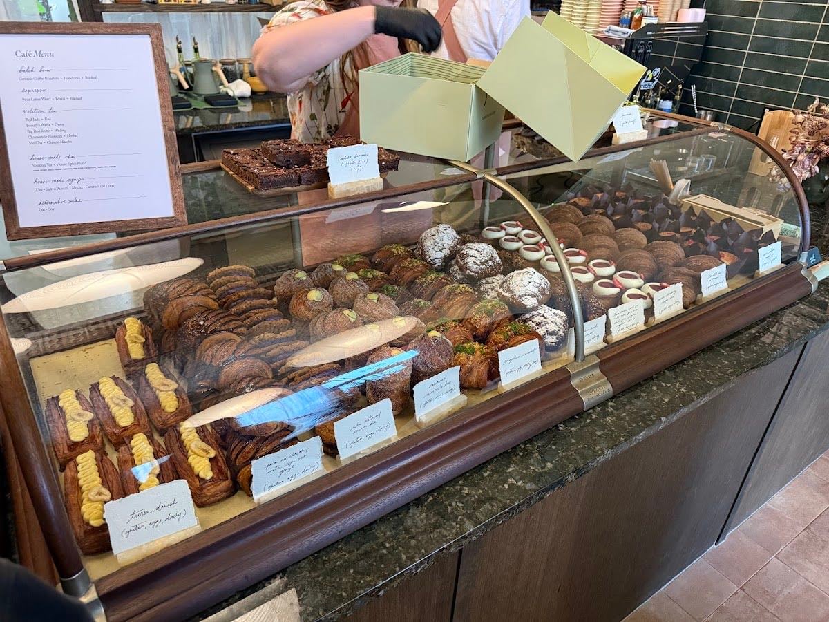Del Sur Bakery - Filipino bakery