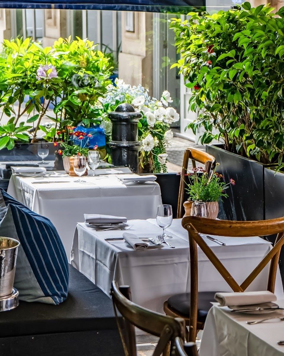 Bentley's Oyster Bar & Grill