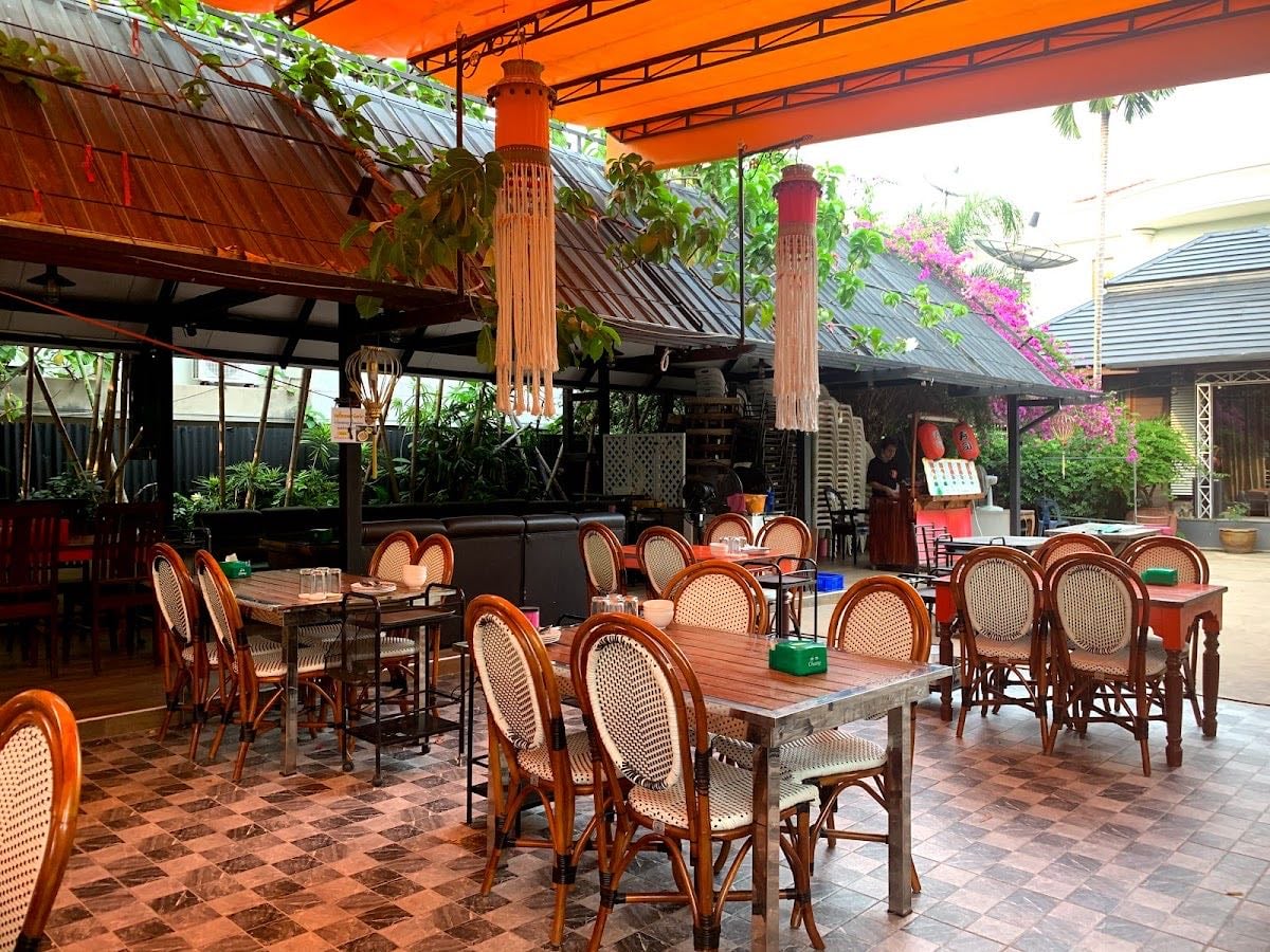 Som Tum Khun Kan