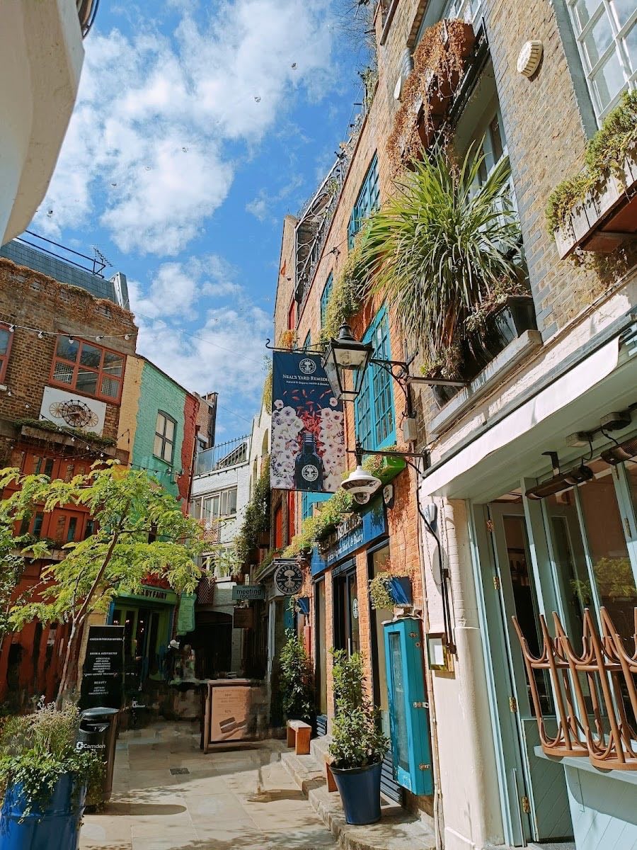 Neal’s Yard (Courtyard)
