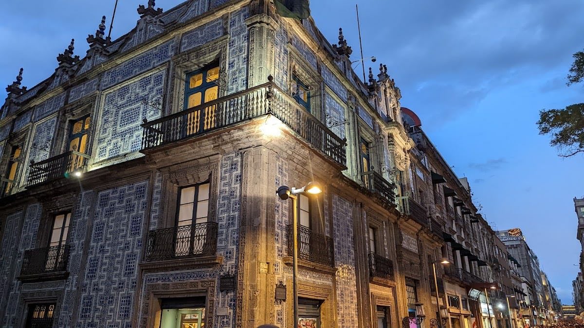Casa de los Azulejos