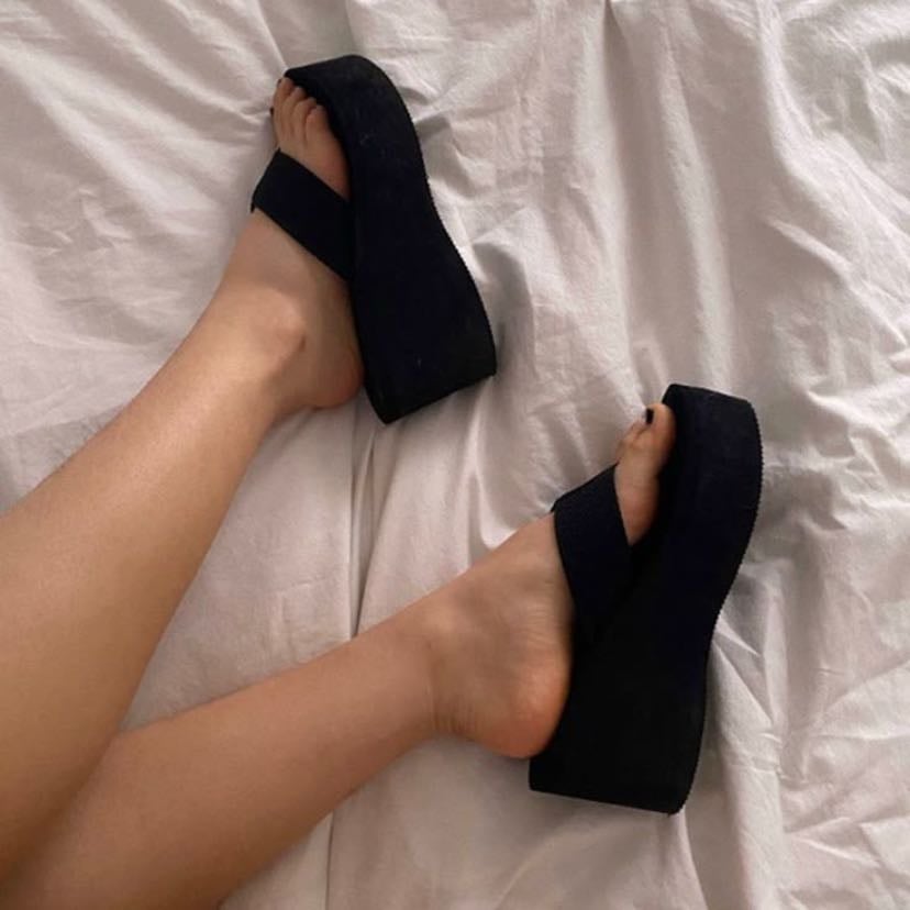 platform sandals - kat stratford inspired