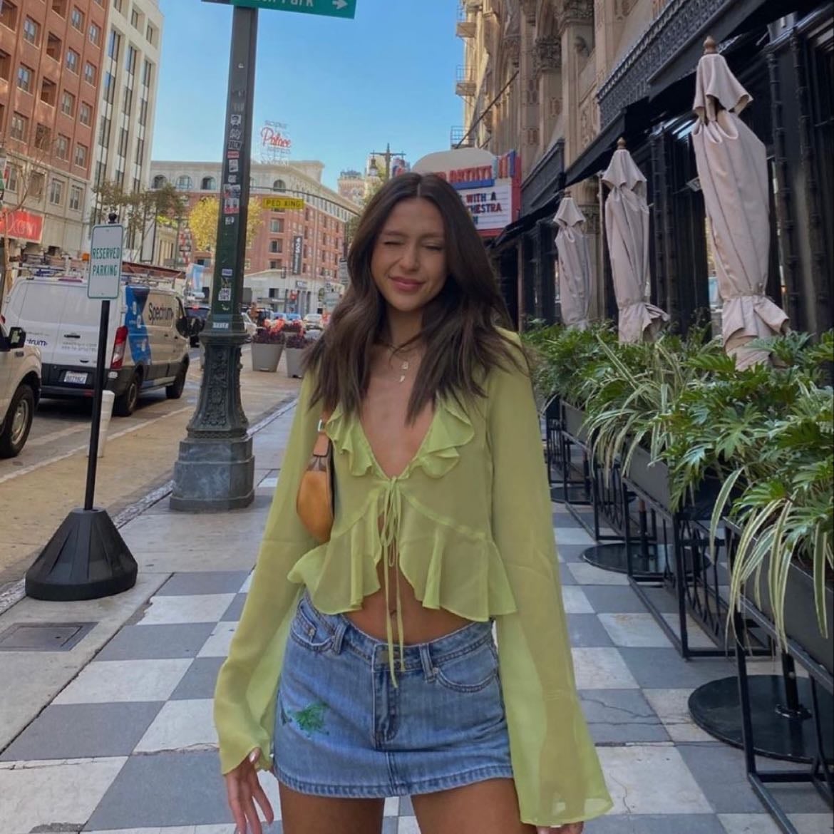 Top verde y falda