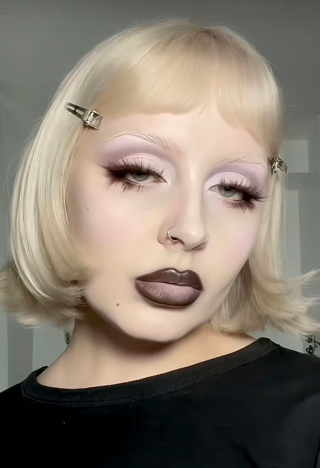 violet contrast