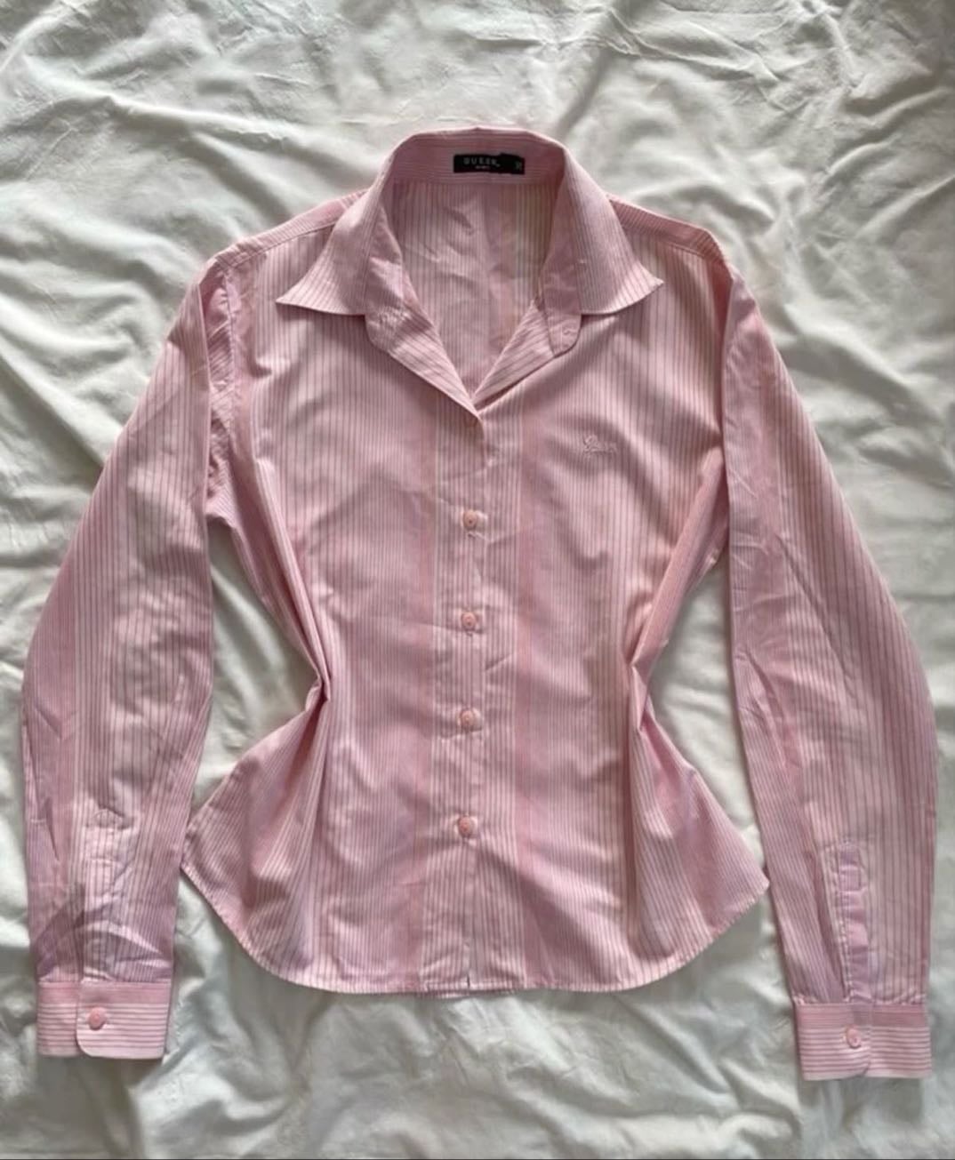 ₊˚⊹౨ৎ ₊˚⊹ - fitted pink shirt
