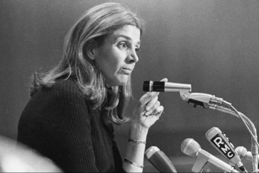 GISÈLE HALIMI - Femme libre, voix des sans-voix.
Gisèle Halimi avait le courage de dire non,
et l’intelligence de le prouver.
Elle a défendu, combattu, et gagné pour toutes.