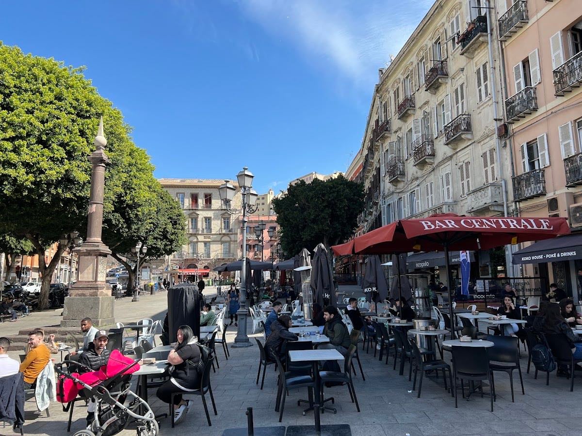 Piazza Yenne