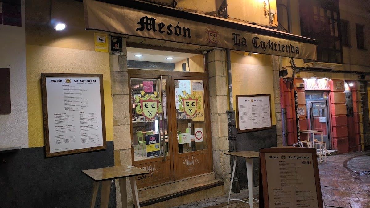 Mesón La Comtienda - Croquetas, calamar a la romana, pollo, alioli…