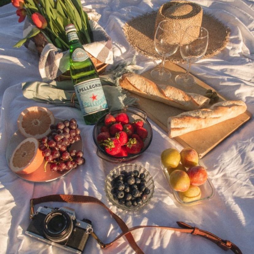 Picnic date