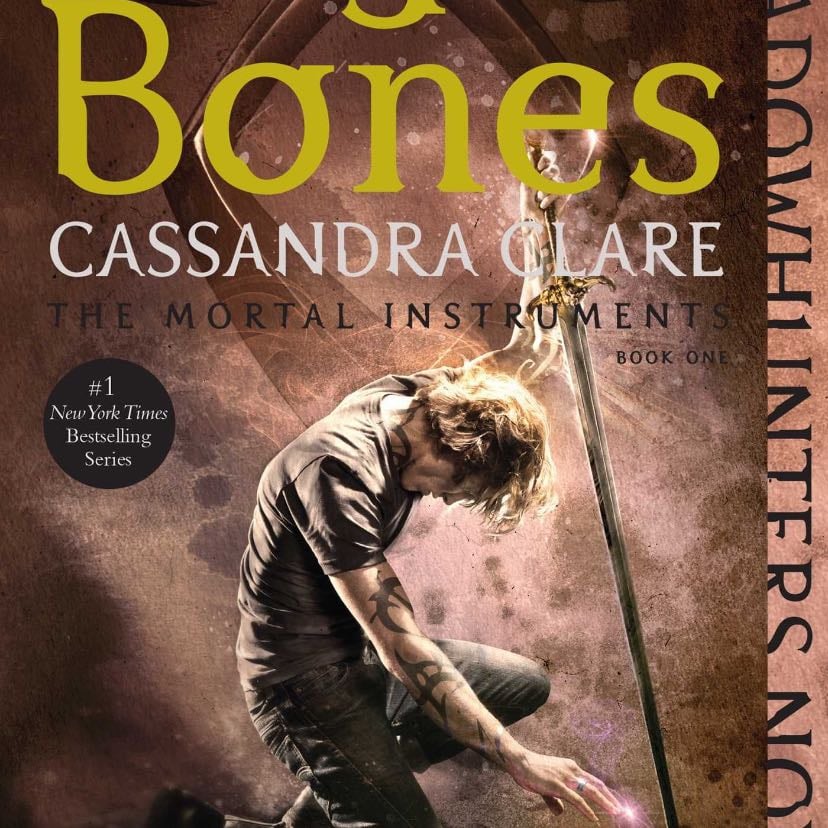 City of Bones - Cassandra Clare · 2015