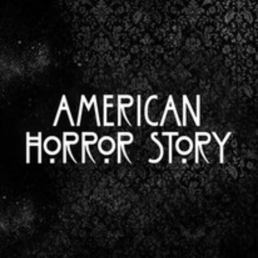 American Horror Story - Ryan Murphy, Brad Falchuk · 2011