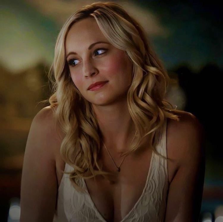 caroline - (sabrina)