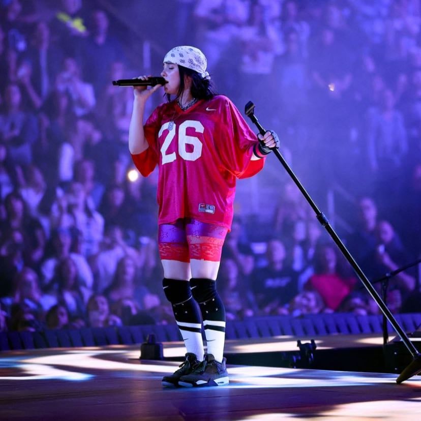 Billie eilish concert - I’ve been to the Billie eilish concert recently and I have still not gotten over the fact that I was in the same room as her, the best concert ever