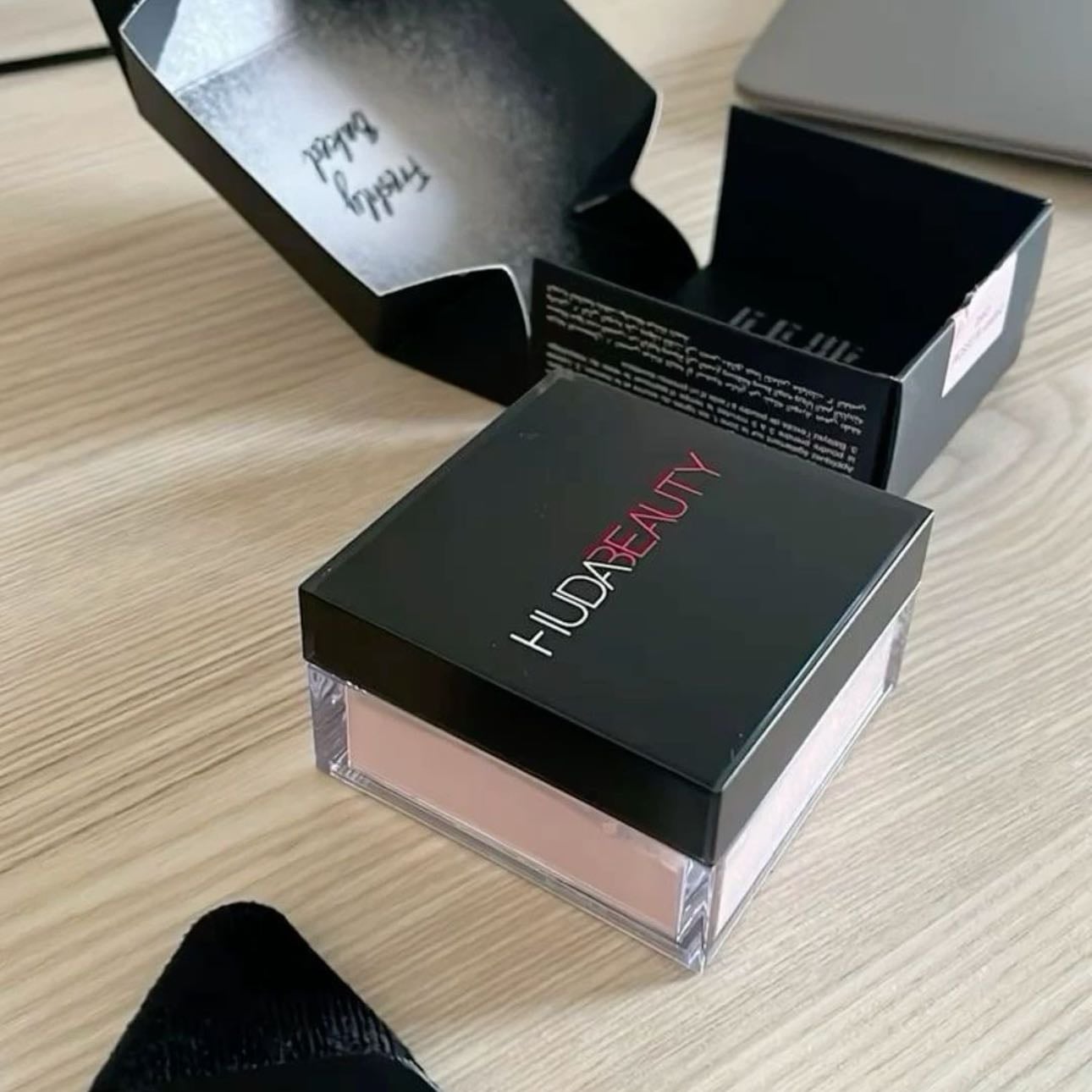 huda beauty setting powder - Te deja la piel divina, spr recomendado.