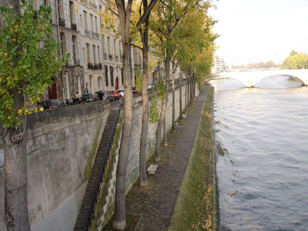 Quai de la Seine - Picnic/night drinking by the quai, there are some parties at night during the summer