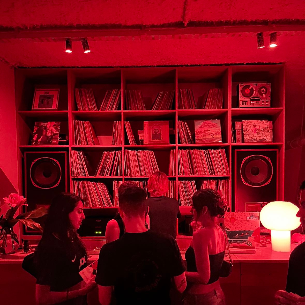 Bimbi-Nilo - Cocktails & vinyls, immaculate duo