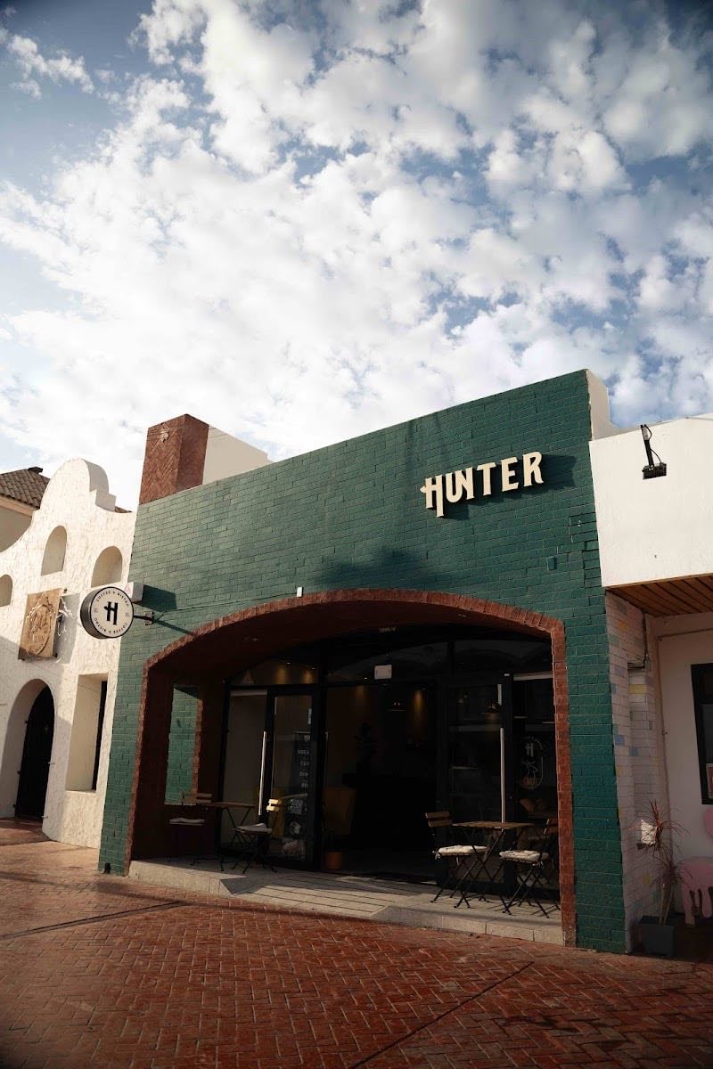 HUNTER Coffee & Bistro