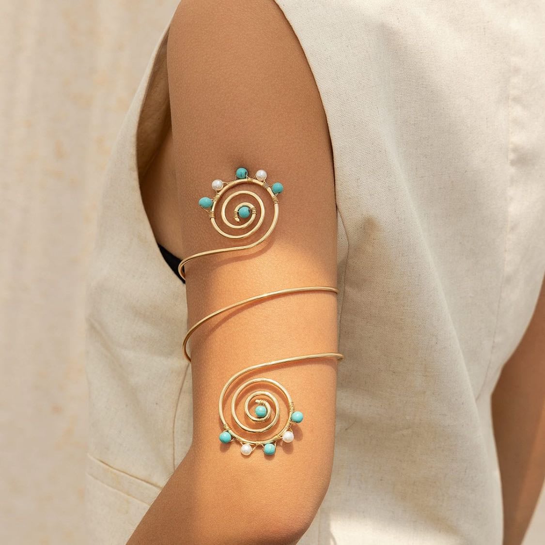 Wire armcuff