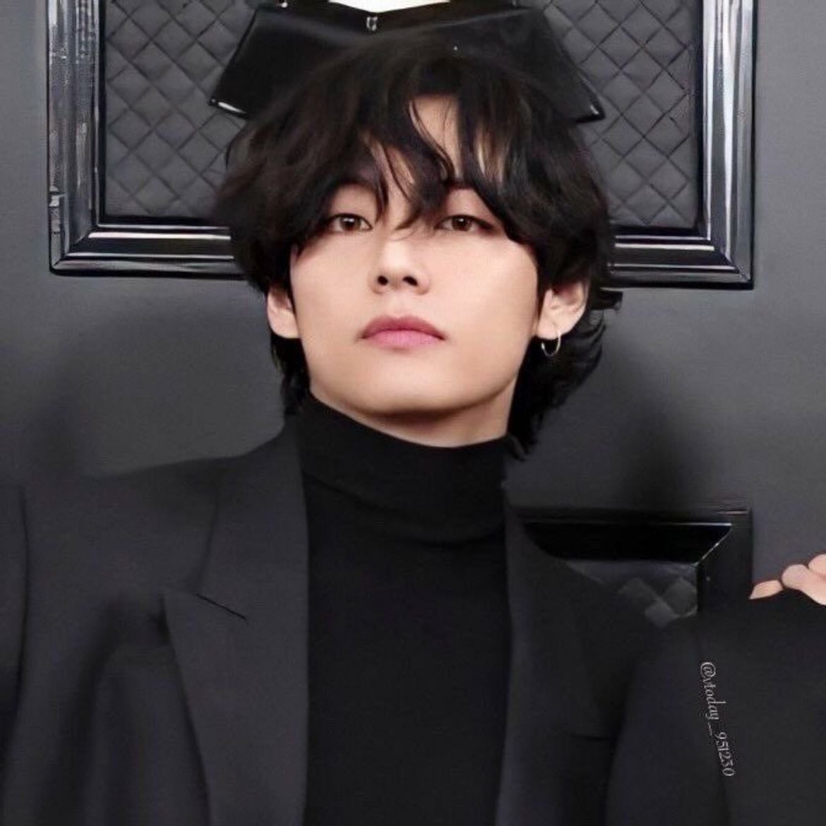 black hair - I fell in love with him with this look