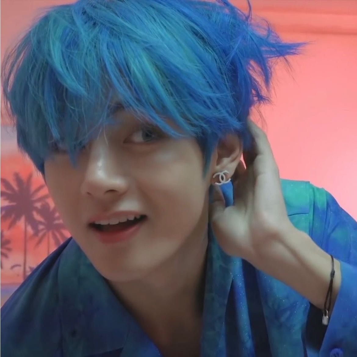 blue hair - the first love
