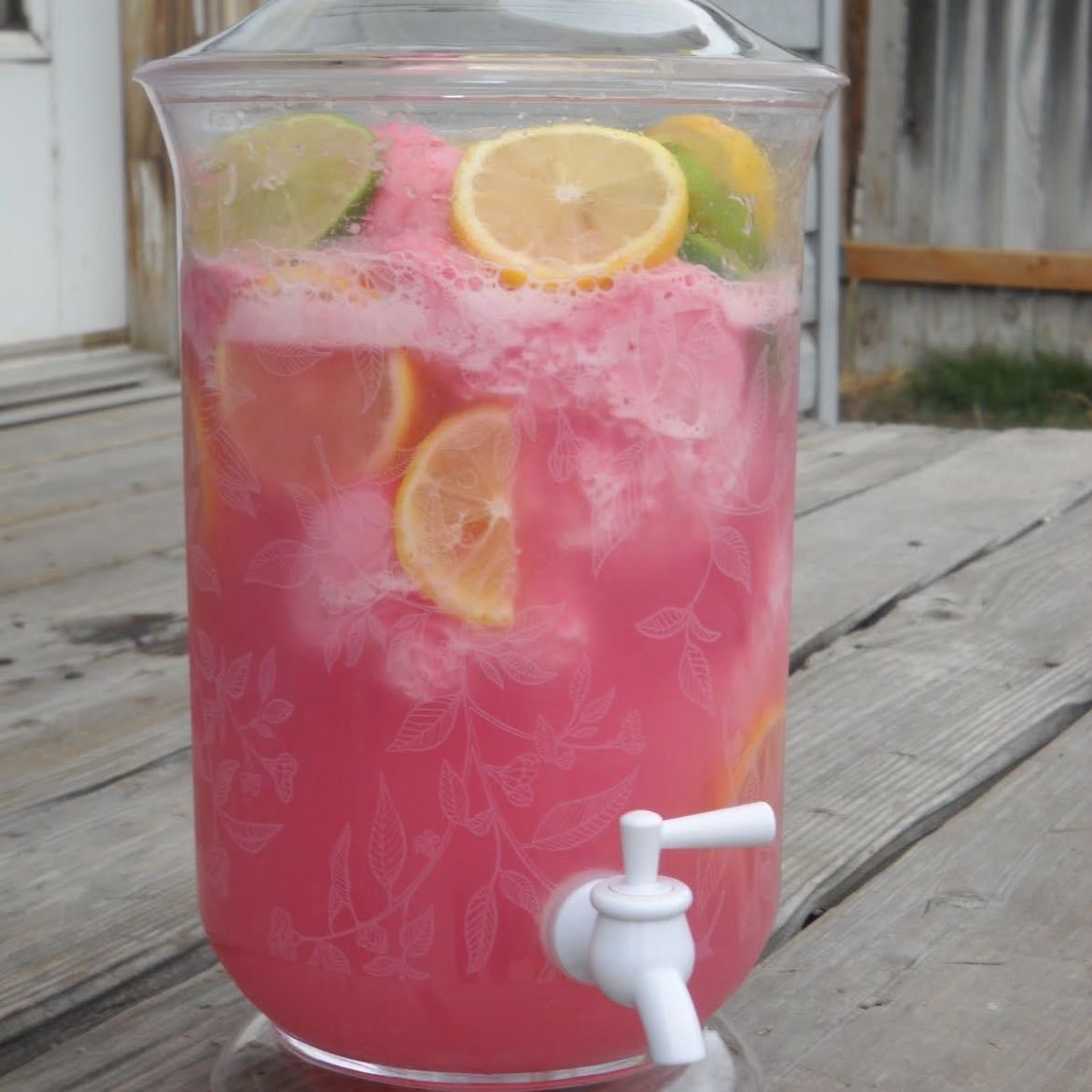 Limonada rosa - Me gustaría que hubiera limonada rosa y que tenga rebanadas de limón