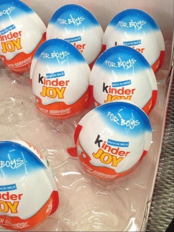 Manger des kinder surprise 🍫
