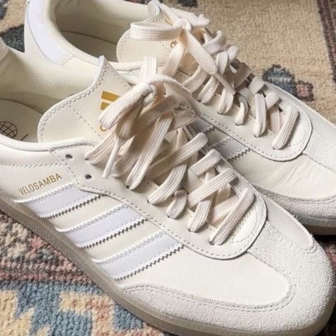 Adidas - -Adidas cream white samba