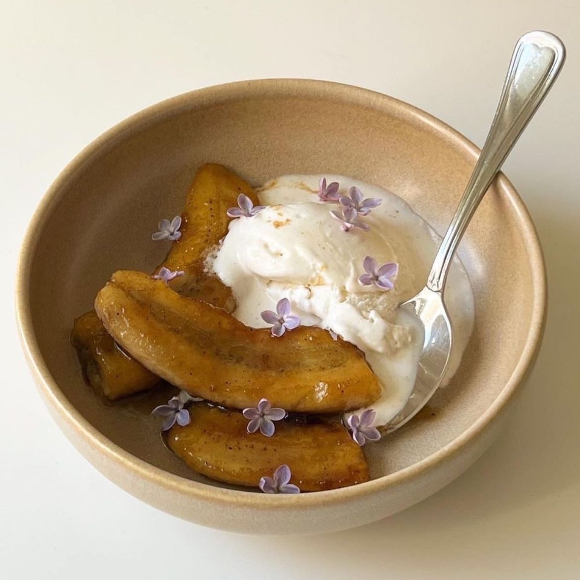 Plátano frito - Con lechera y helado de vainilla