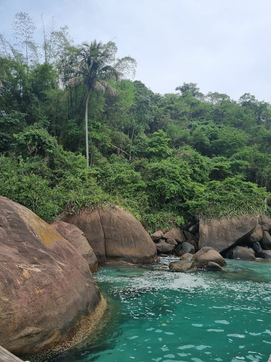 Praia do Aventureiro