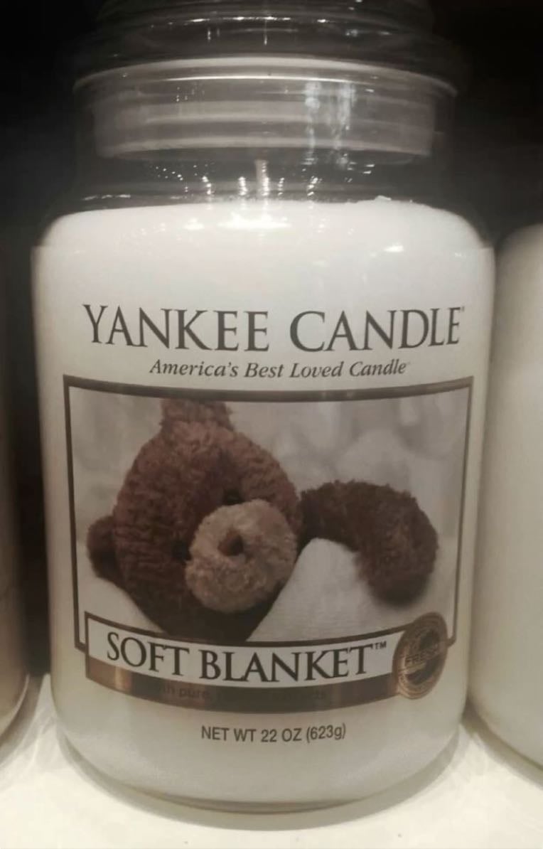 Lit scent candles, you can also add fairy lights to create a nice vibe