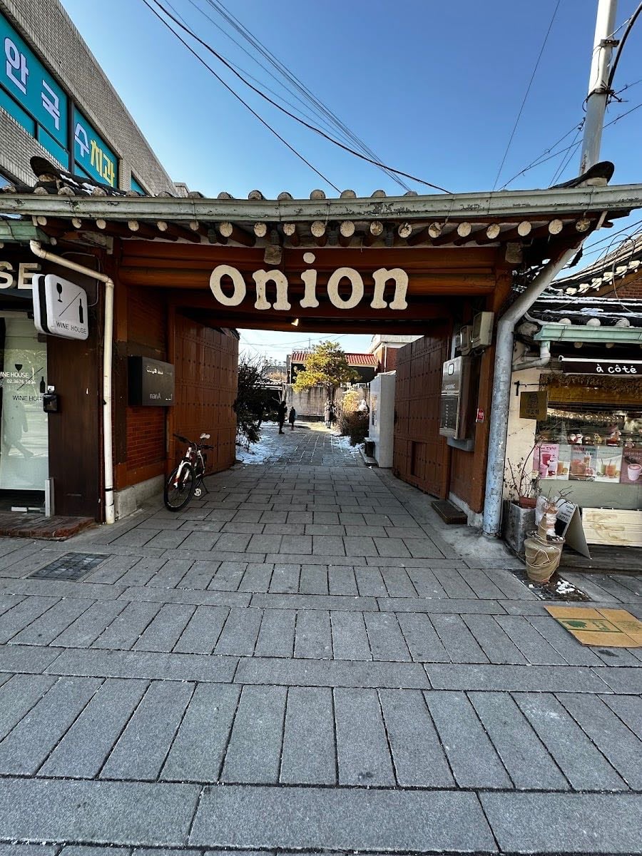 Cafe Onion Anguk