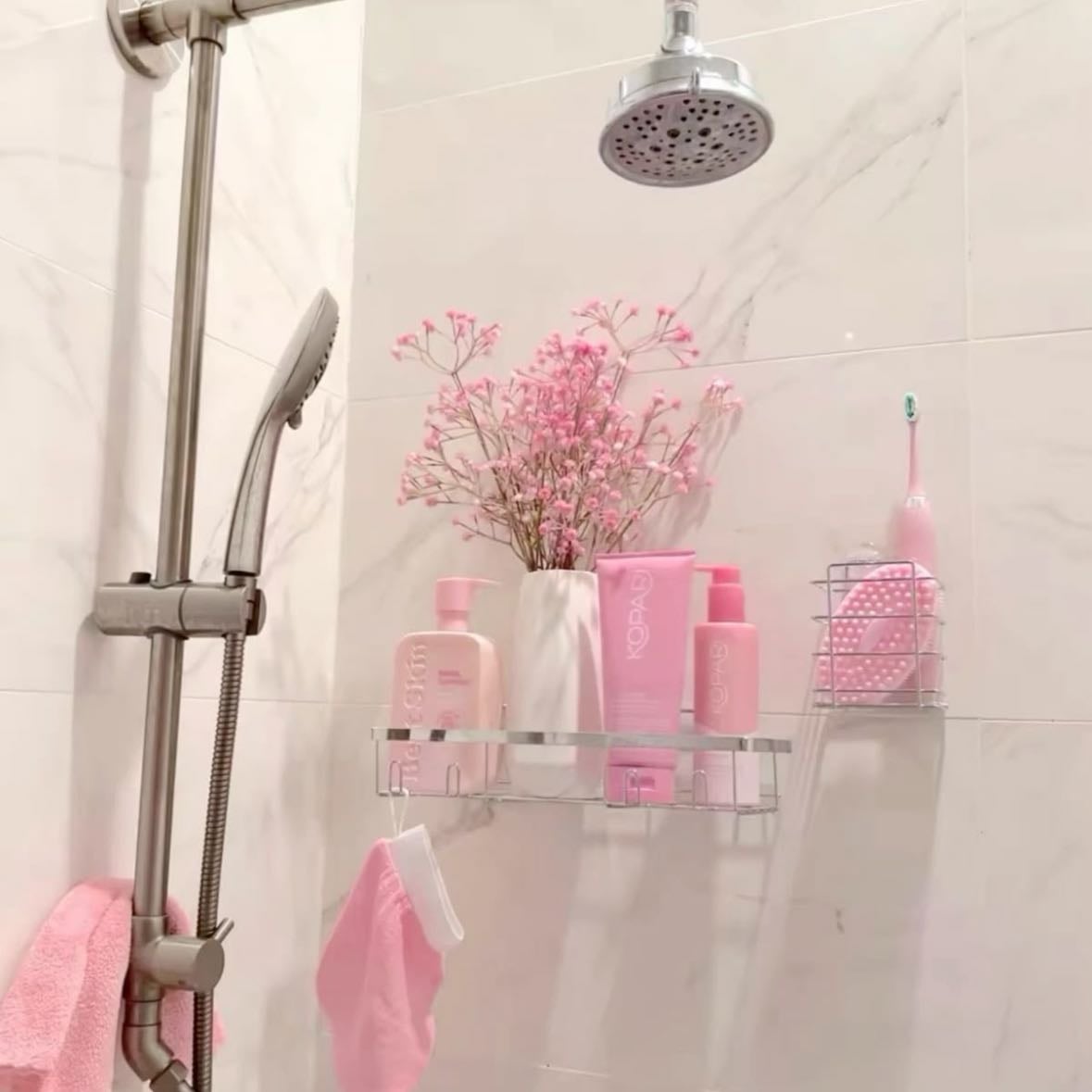 take a shower πΈ