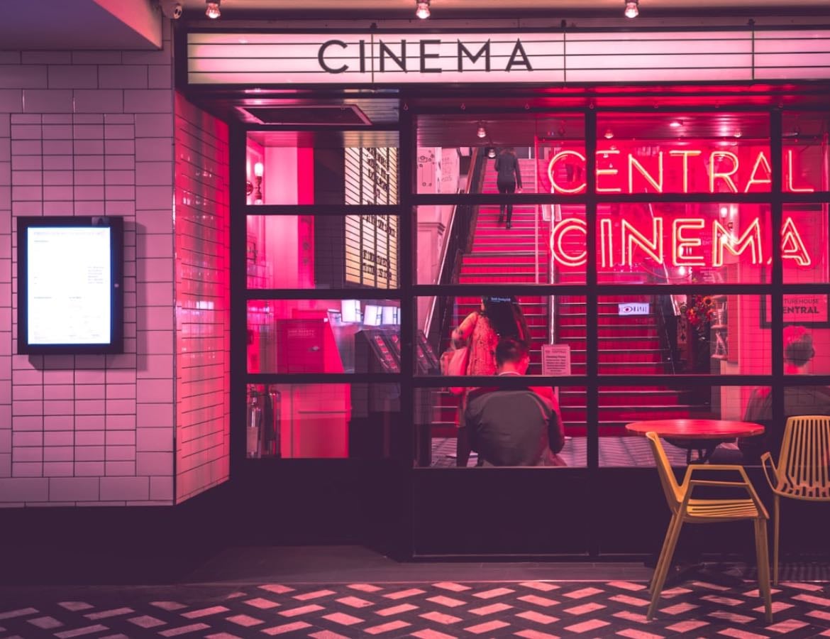 Must watch - Movies hypelist by Carol Kuszkowski