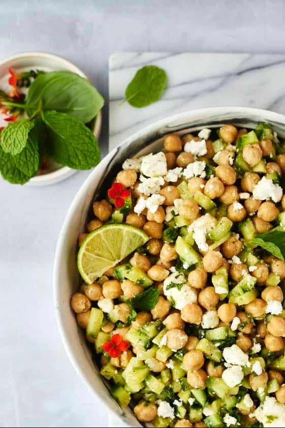chickpea cucmber salad