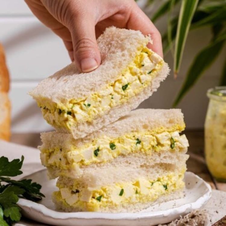 egg salad sandwich