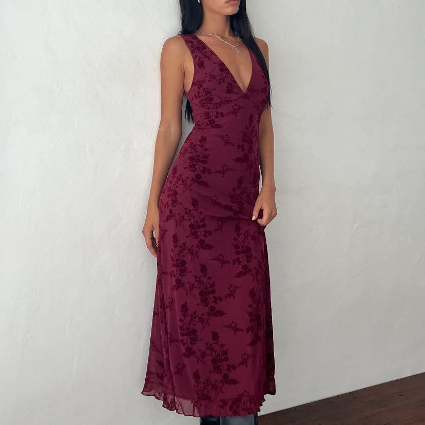 Gabriela Midi Dress in Botanical Flower Maroon
