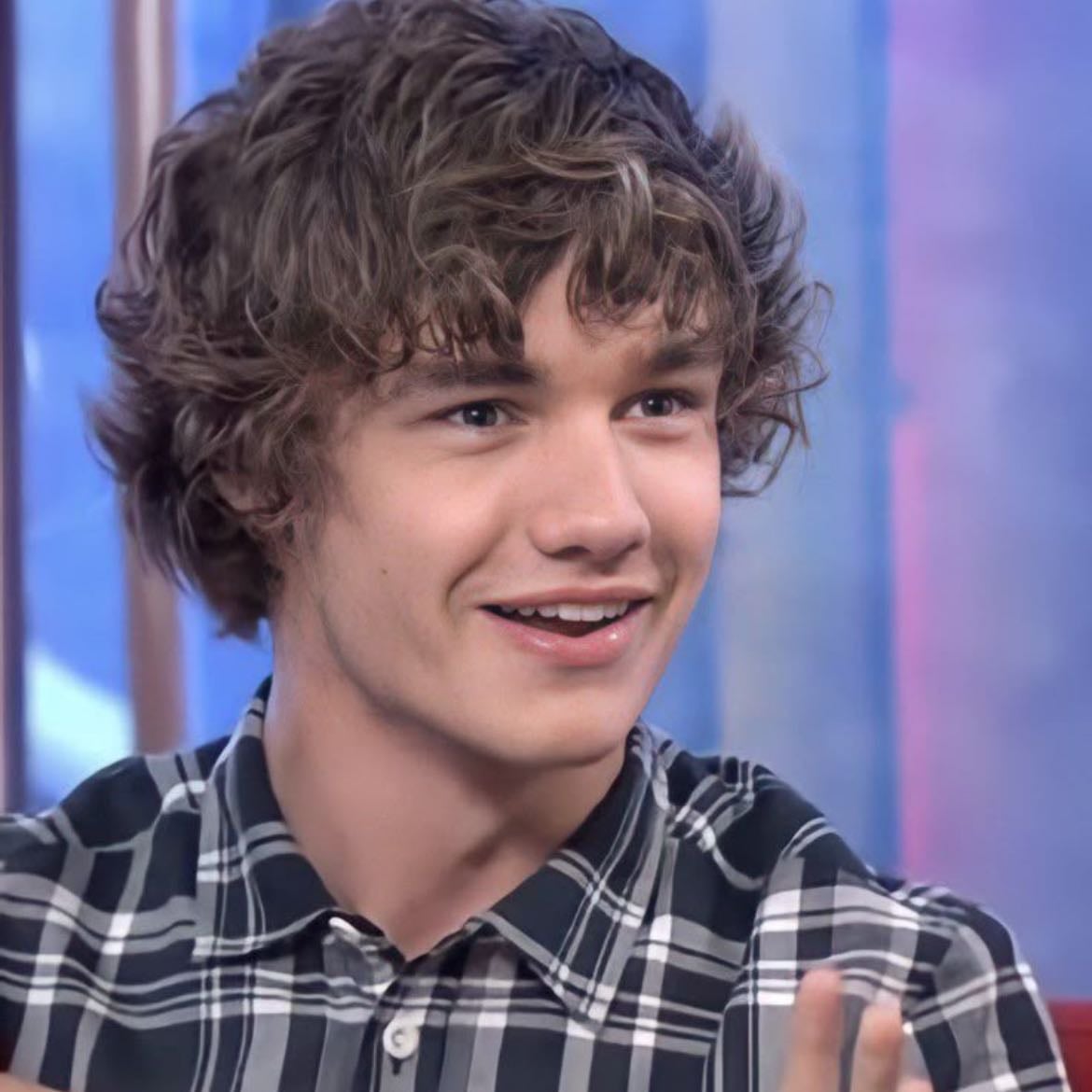 Curly Hair Liam